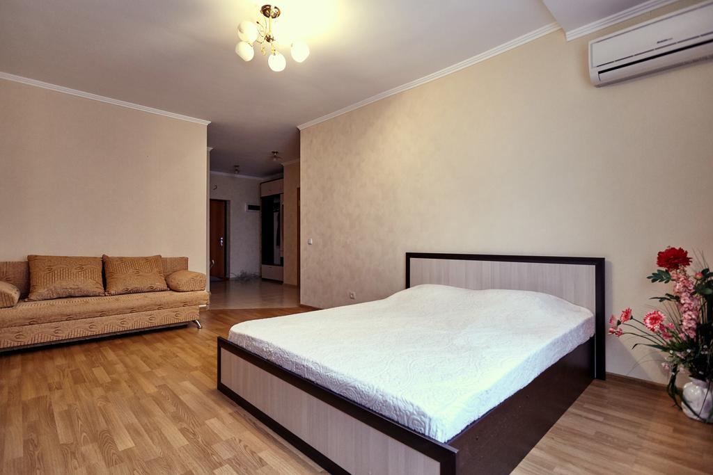 Aparthotel On Filatova Standart Krasnodar Buitenkant foto
